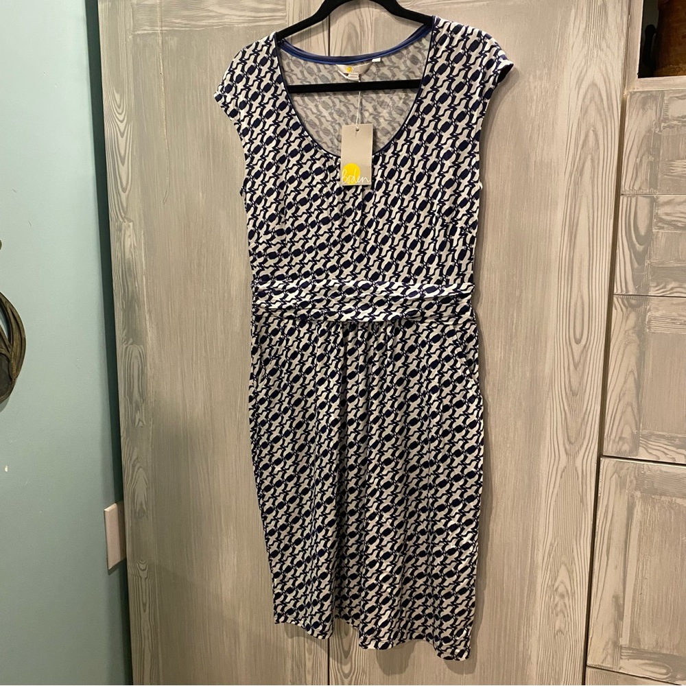 BNWT Boden Dress Size 8 Blue and white bird pattern